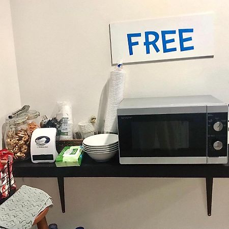 Uh Hostel Bangsaen Екстериор снимка