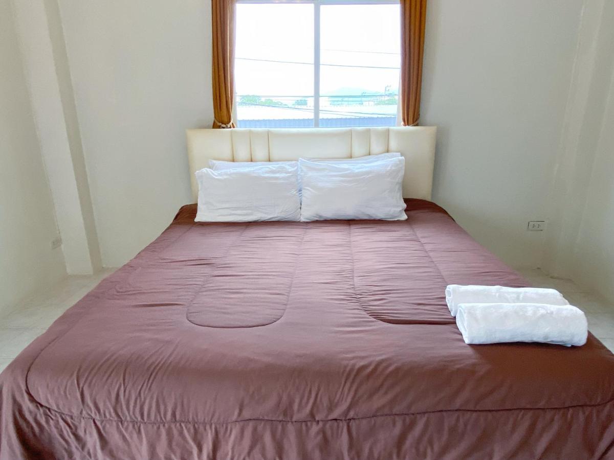 Uh Hostel Bangsaen Екстериор снимка