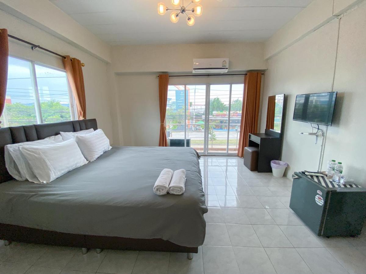 Uh Hostel Bangsaen Екстериор снимка