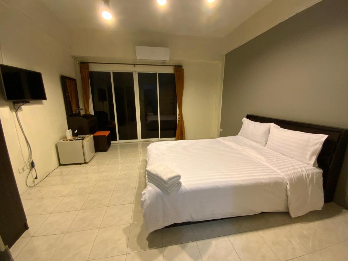 Uh Hostel Bangsaen Екстериор снимка